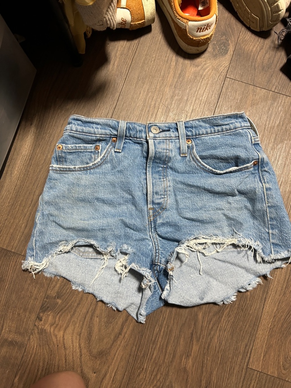 Levi’s 501’s 27